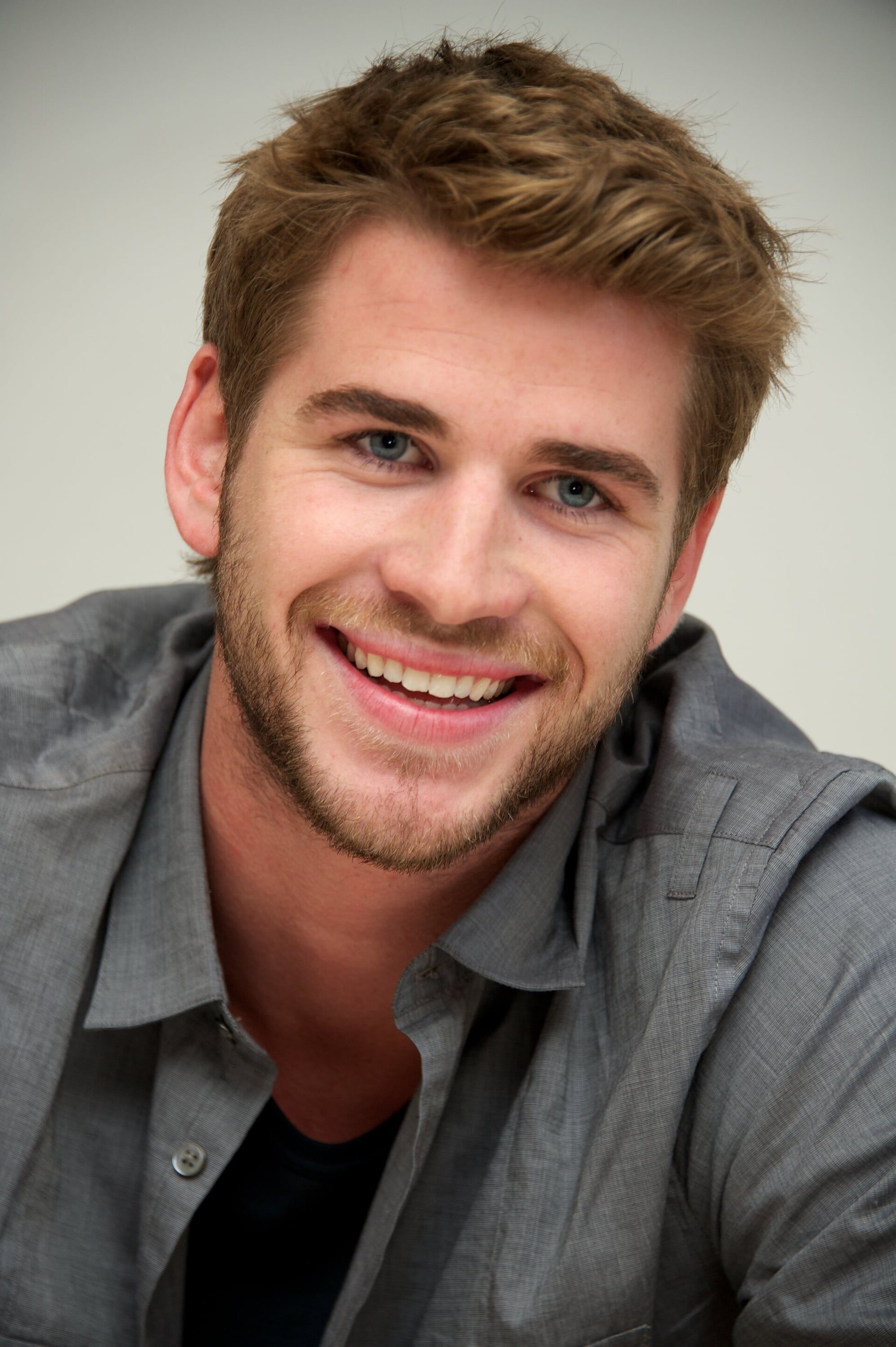 Imagem de referência relacionada a Liam Hemsworth, item descrito como ator australiano