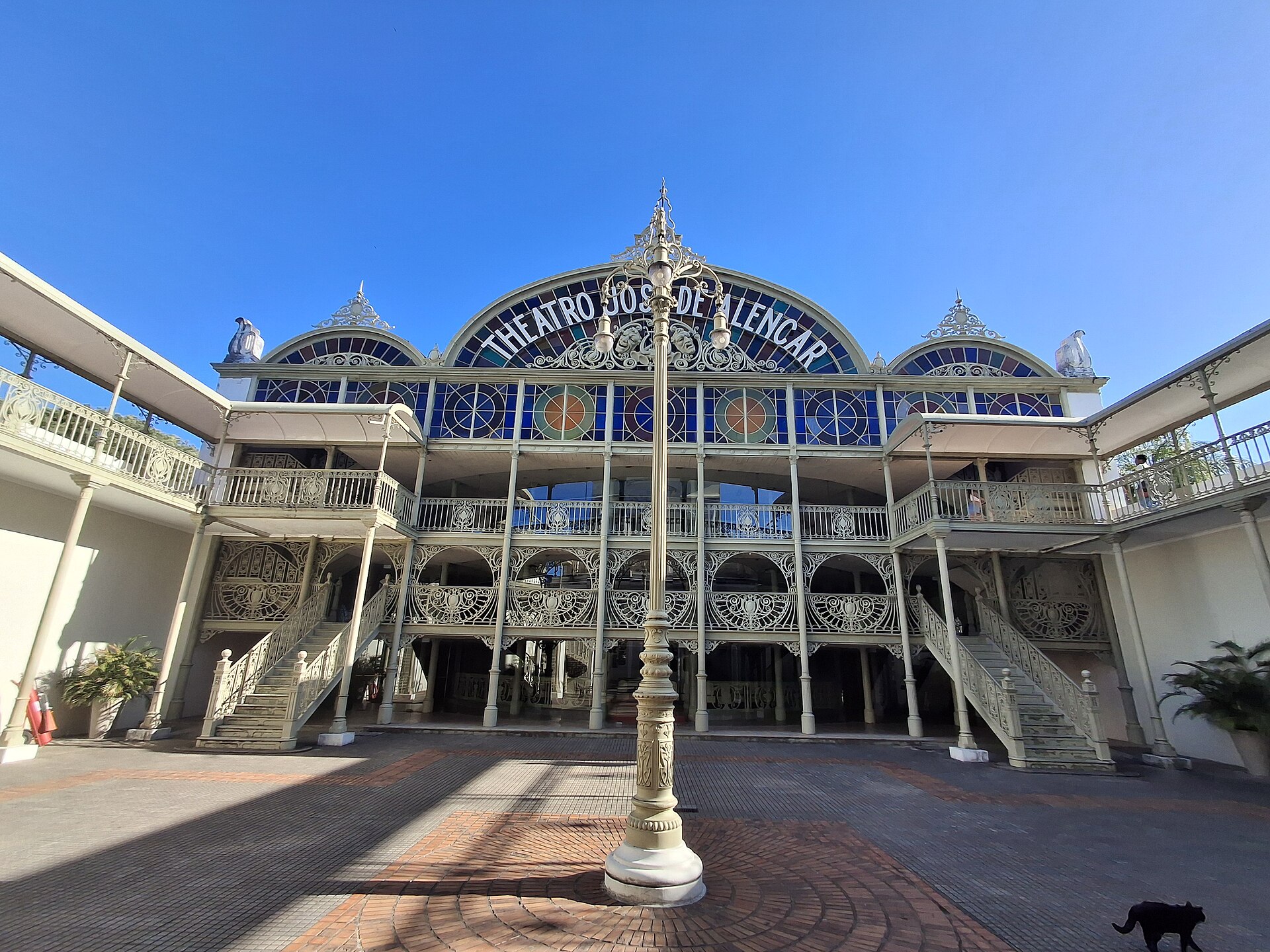 Imagem de referência de Teatro José de Alencar, descrito nos dados abertos como teatro em Fortaleza, Ceará, Brasil