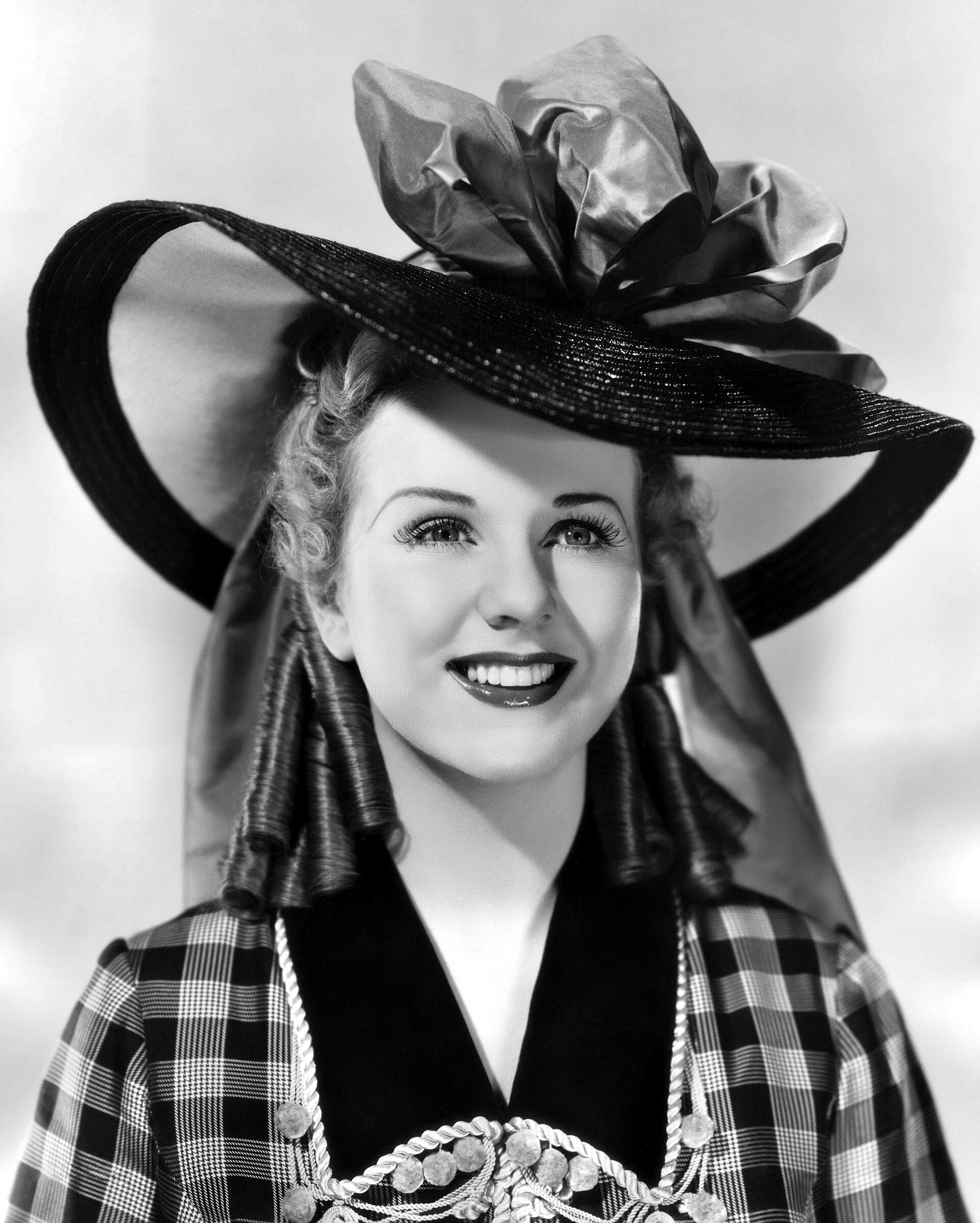 Imagem de referência de Can't Help Singing, descrito nos dados abertos como filme de 1944 dirigido por Lewis R. Foster e Frank Ryan