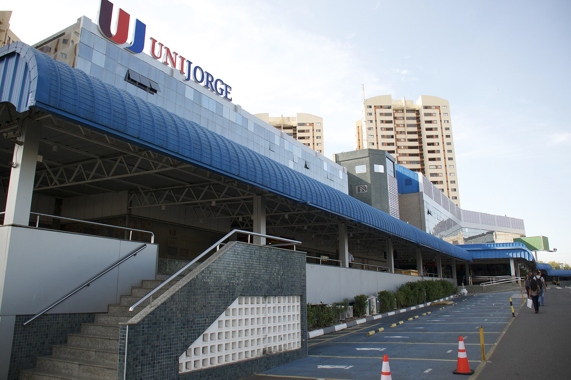 Imagem de referência de Centro Universitário Jorge Amado, descrito nos dados abertos como centro universitário privado com fins lucrativos em Salvador, Bahia