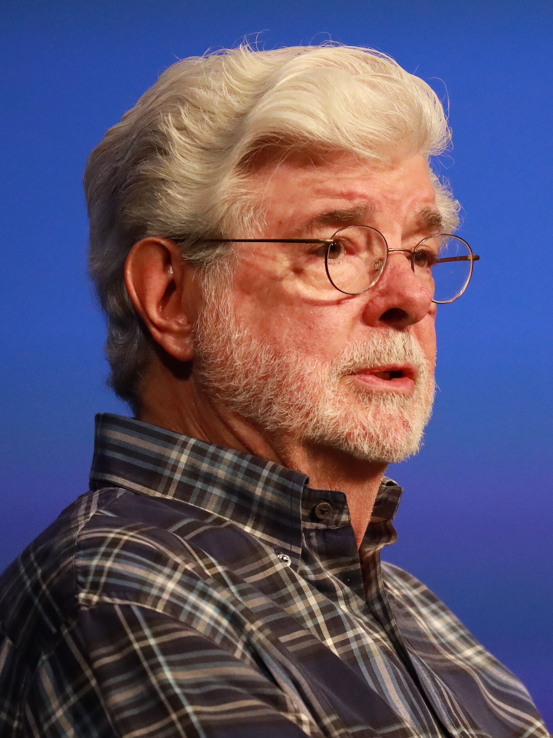 Imagem de referência de George Lucas, descrito nos dados abertos como cineasta americano