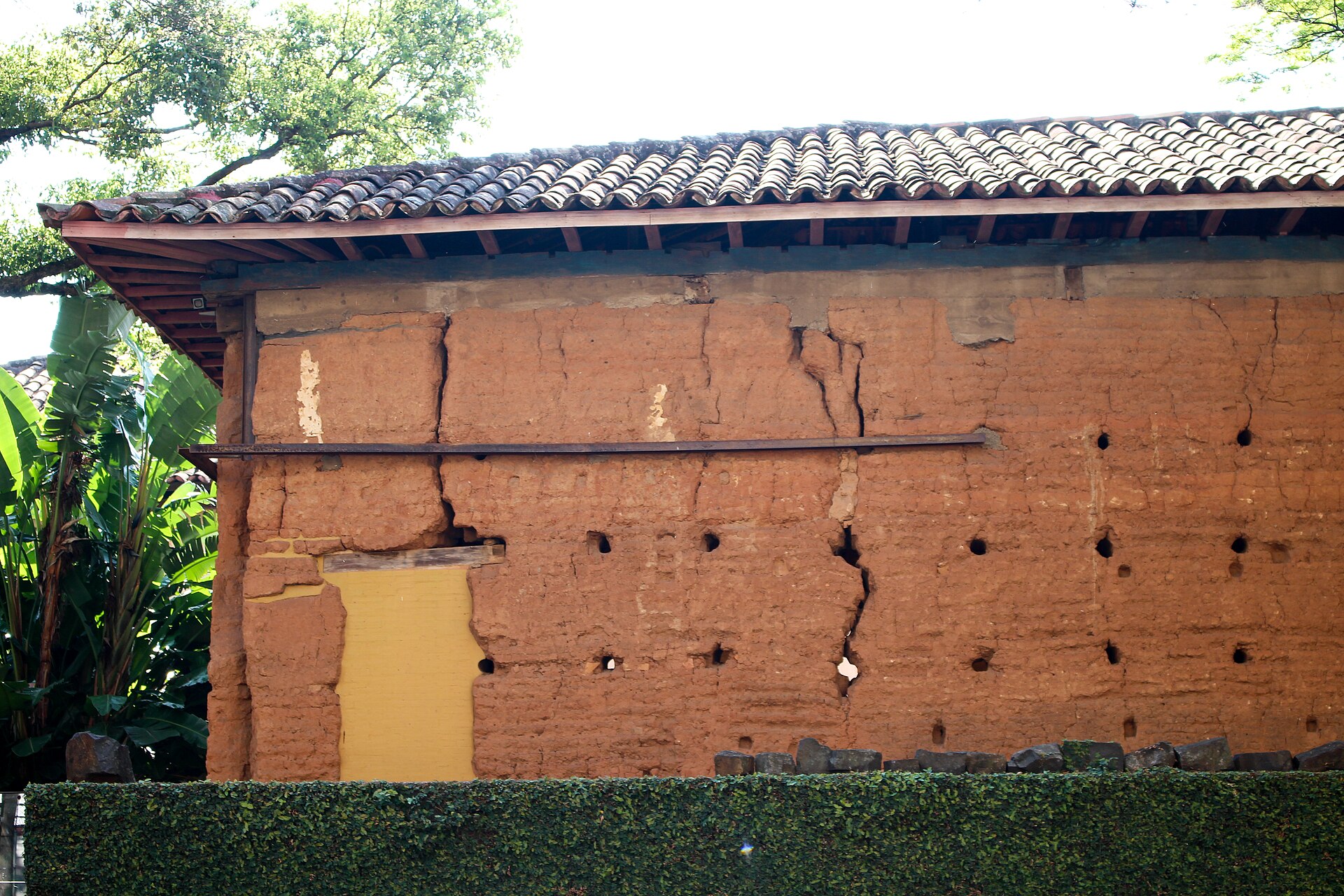 Imagem de referência relacionada a Casa Grande e Tulha, item descrito como edifício em Campinas, Brasil