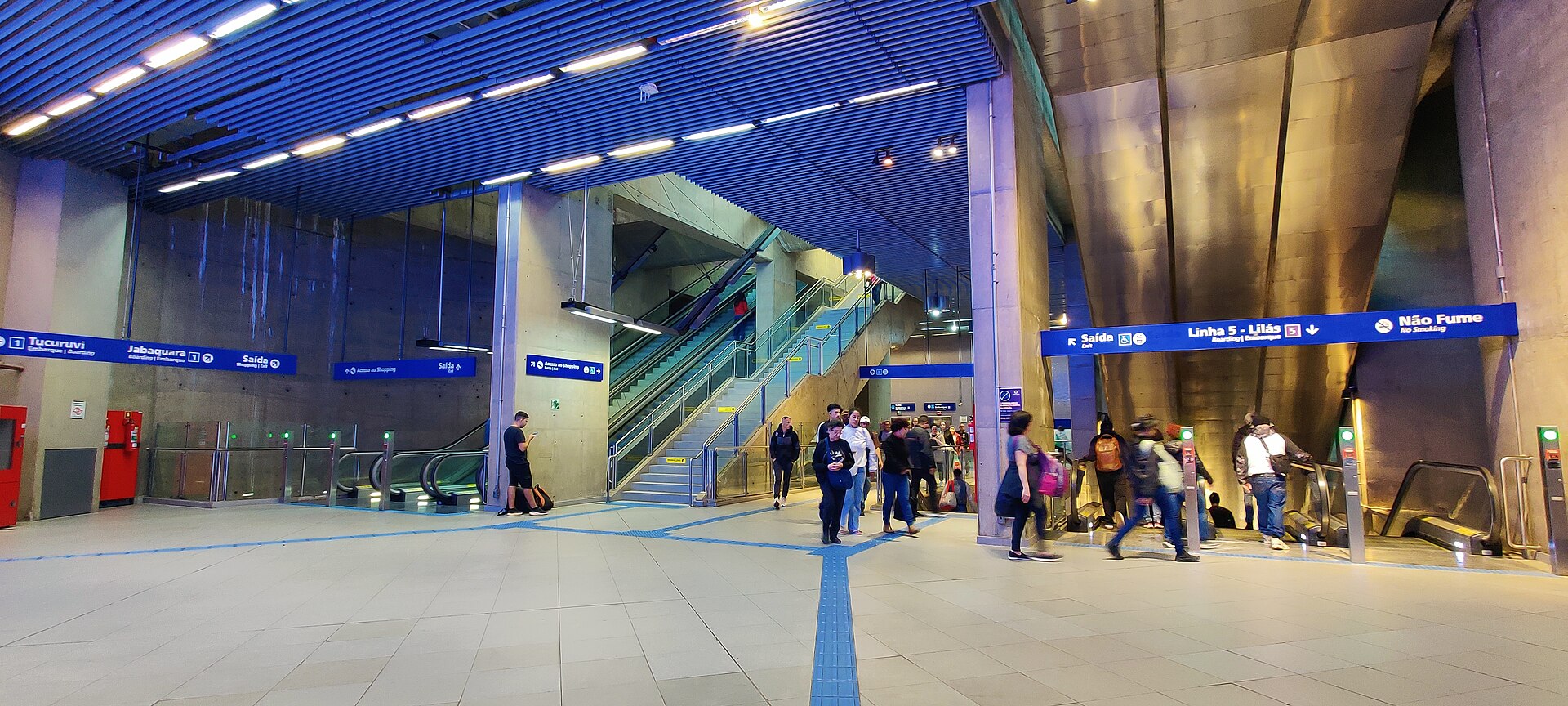 Imagem de referência de Estação Santa Cruz, descrito nos dados abertos como estação das linhas 1-Azul e 5-Lilás do metrô de São Paulo
