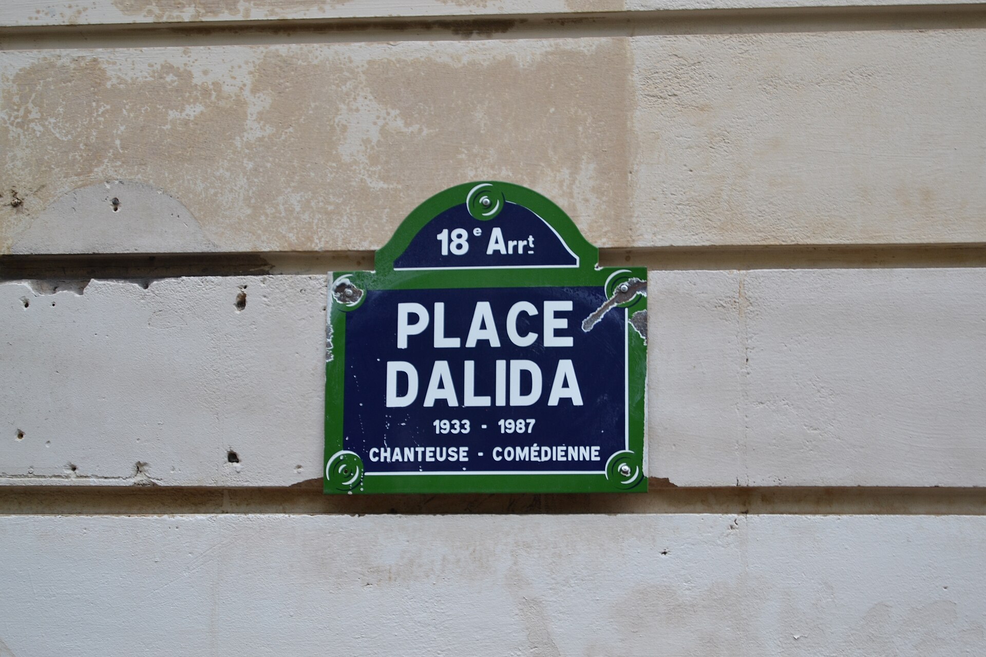Imagem de referência de Dalida, descrito nos dados abertos como filme de 2017 dirigido por Lisa Azuelos