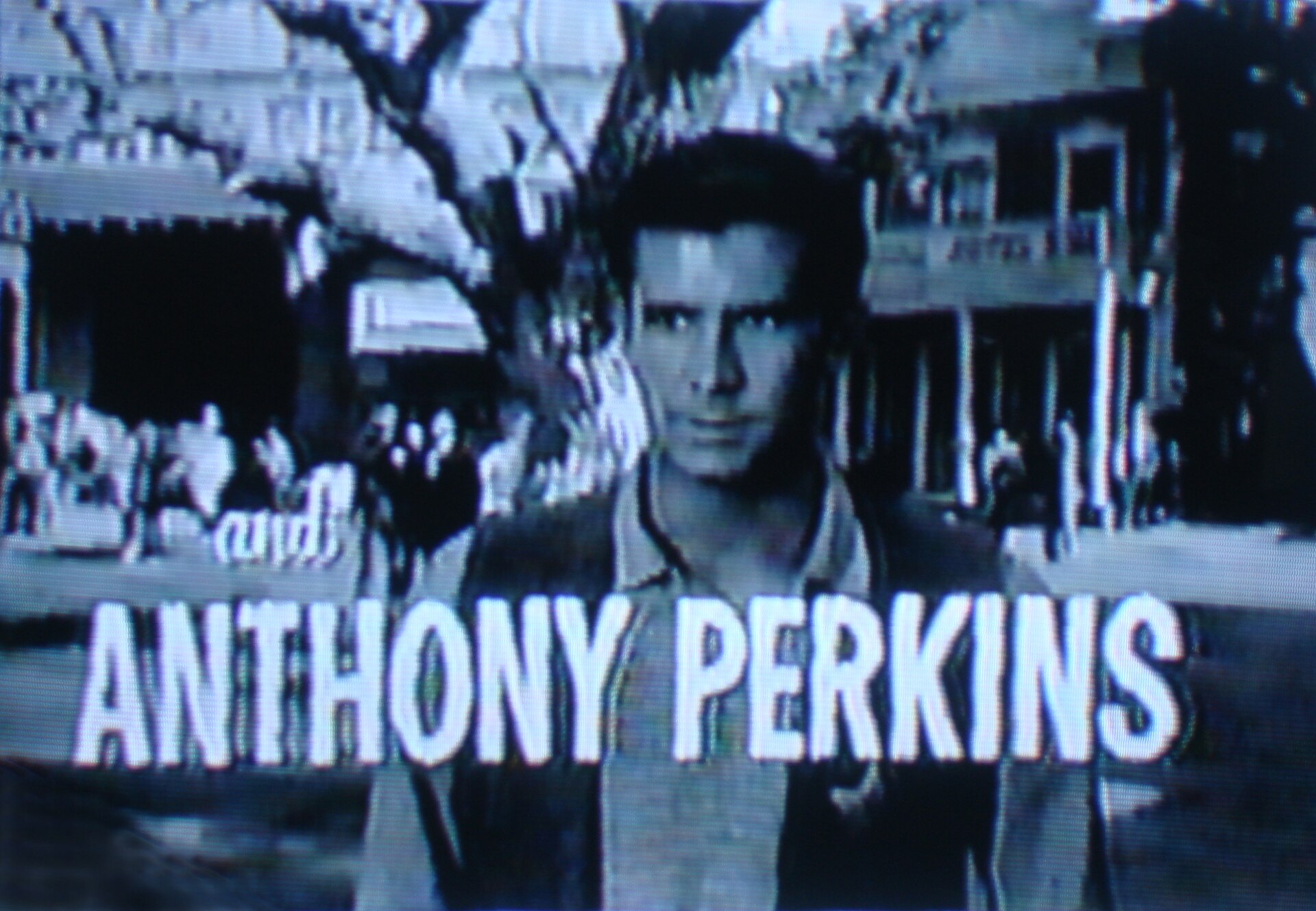 Imagem de referência de The Tin Star, descrito nos dados abertos como filme de 1957 dirigido por Anthony Mann