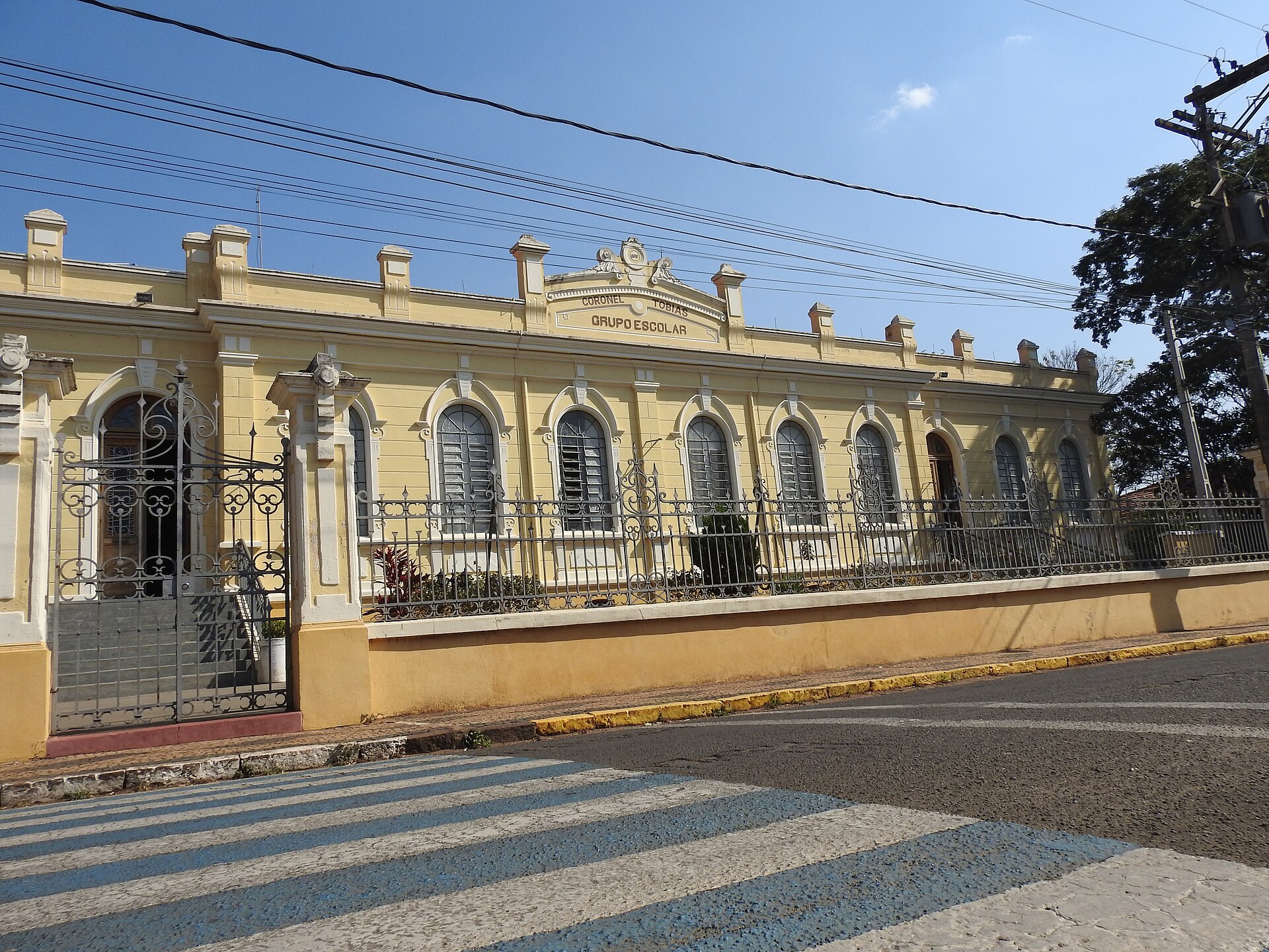 Imagem de referência de Grupo Escolar Coronel Tobias, descrito nos dados abertos como bem tombado pelo CONDEPHAAT na cidade de Descalvado