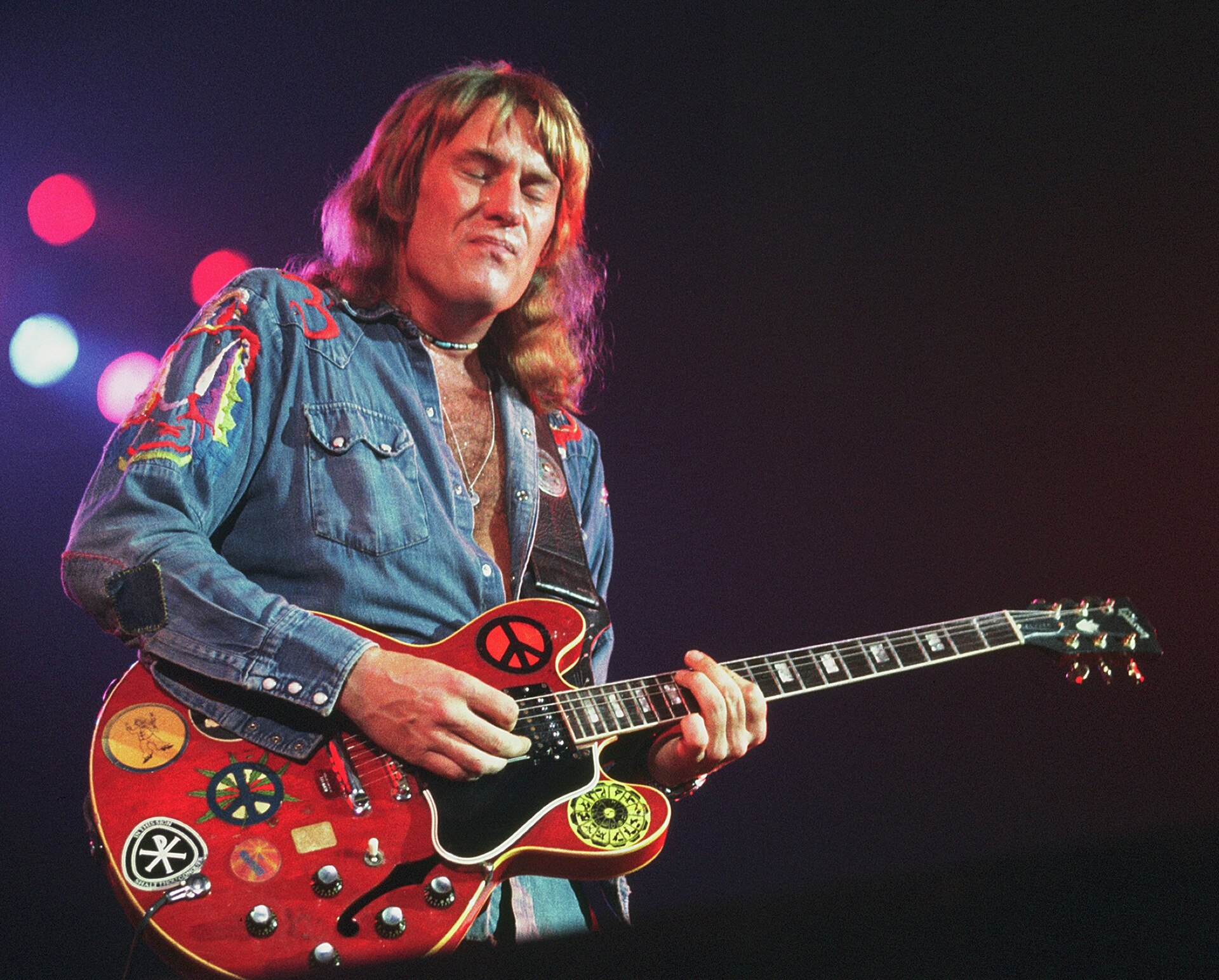 Imagem de referência de Alvin Lee, descrito nos dados abertos como cantor, compositor e guitarrista inglês