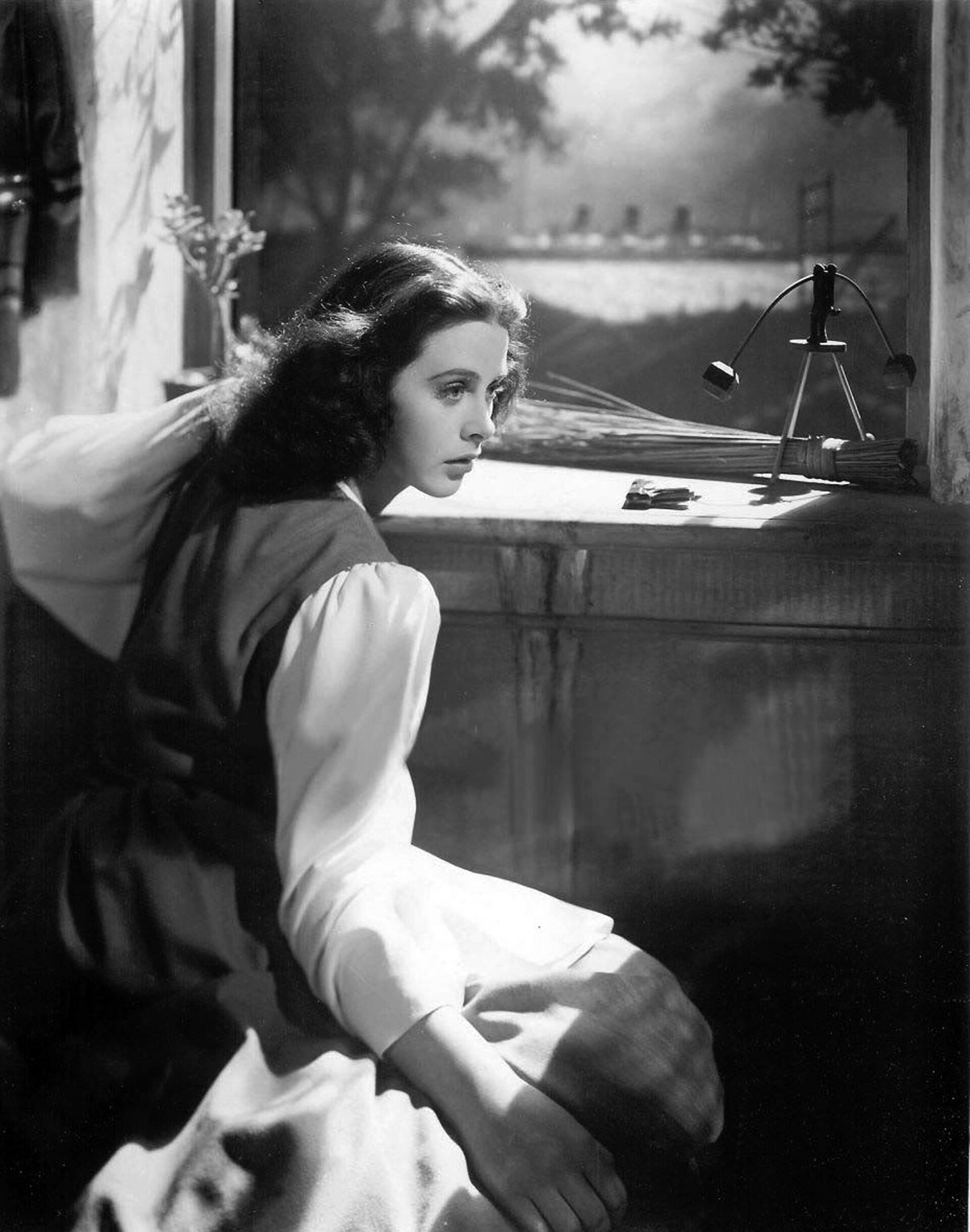 Imagem de referência de Lady of the Tropics, descrito nos dados abertos como filme de 1939 dirigido por Jack Conway