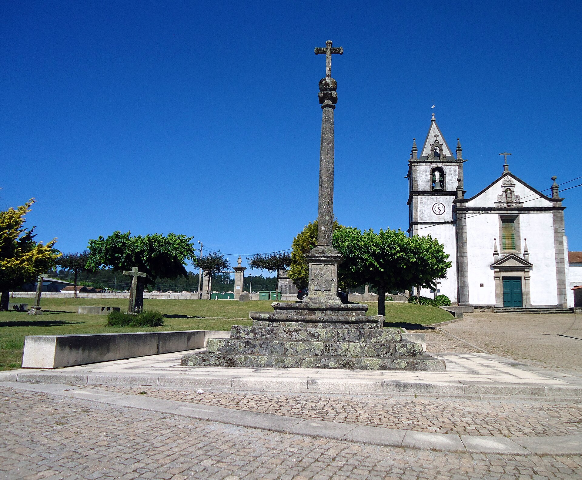 Imagem de referência relacionada a Caramos, item descrito como povoação portuguesa do Município de Felgueiras