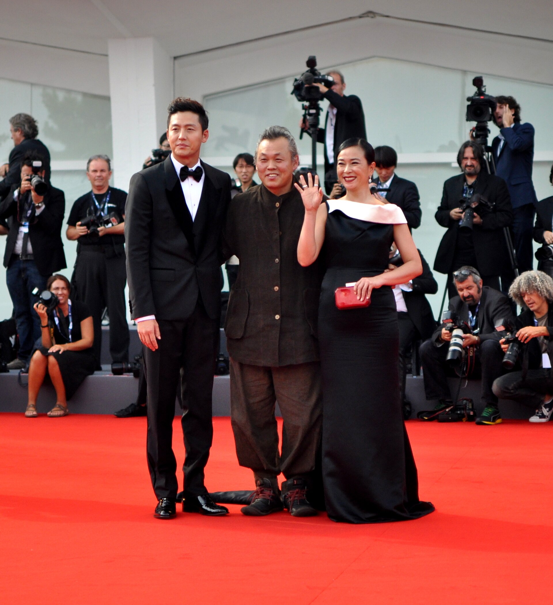 Imagem de referência de Pieta, descrito nos dados abertos como filme de 2012 dirigido por Kim Ki-duk