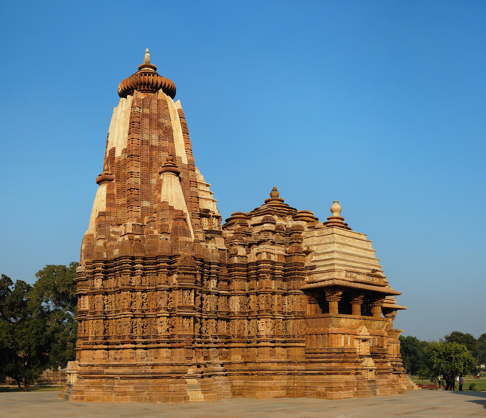 Imagem de referência relacionada a Conjunto de Templos de Khajuraho, item descrito como registro de referência sobre Conjunto de Templos de Khajuraho, organizado a partir de dados estruturados abertos