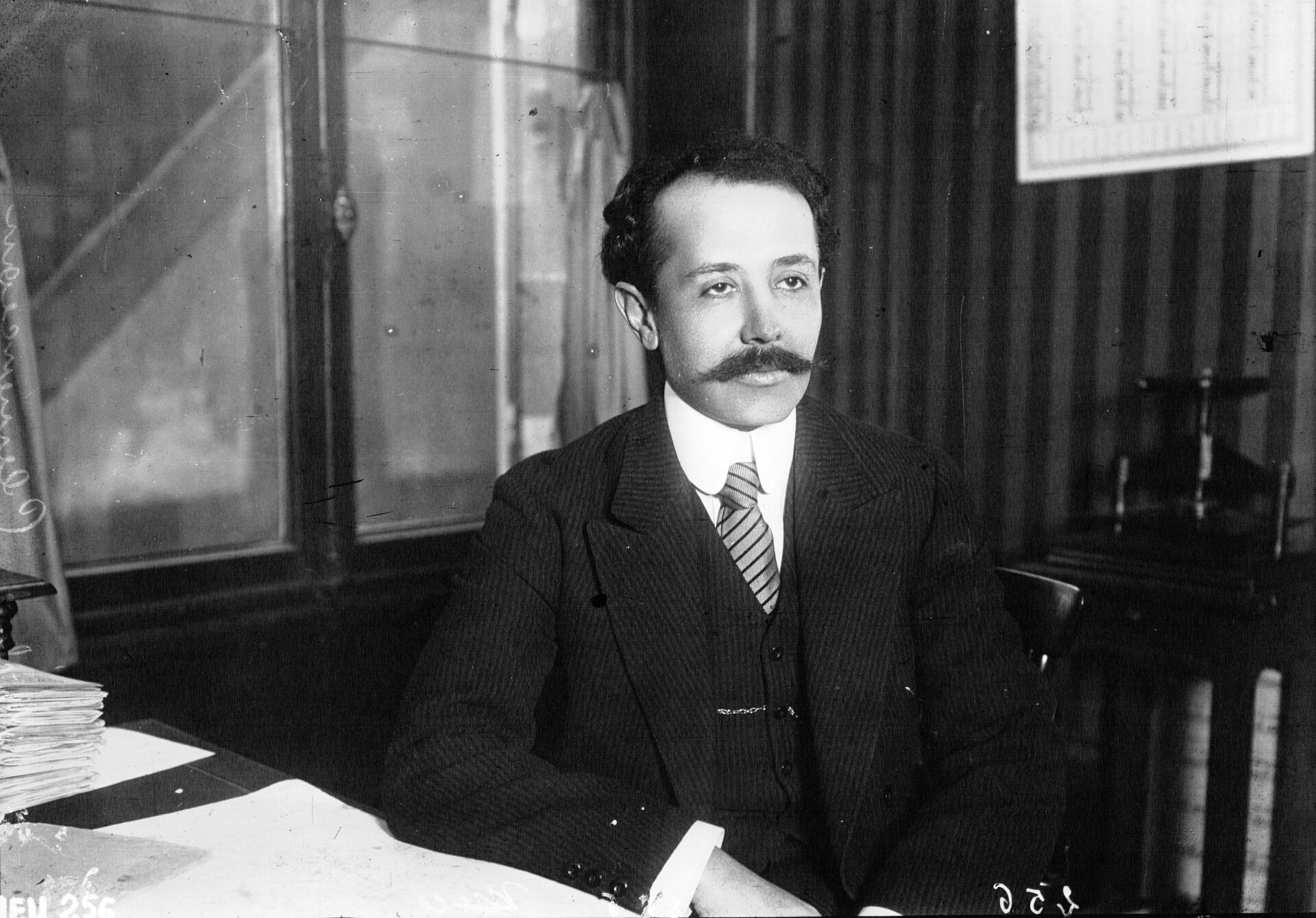 Imagem de referência de The Clemenceau Case, descrito nos dados abertos como filme de 1915 dirigido por Herbert Brenon