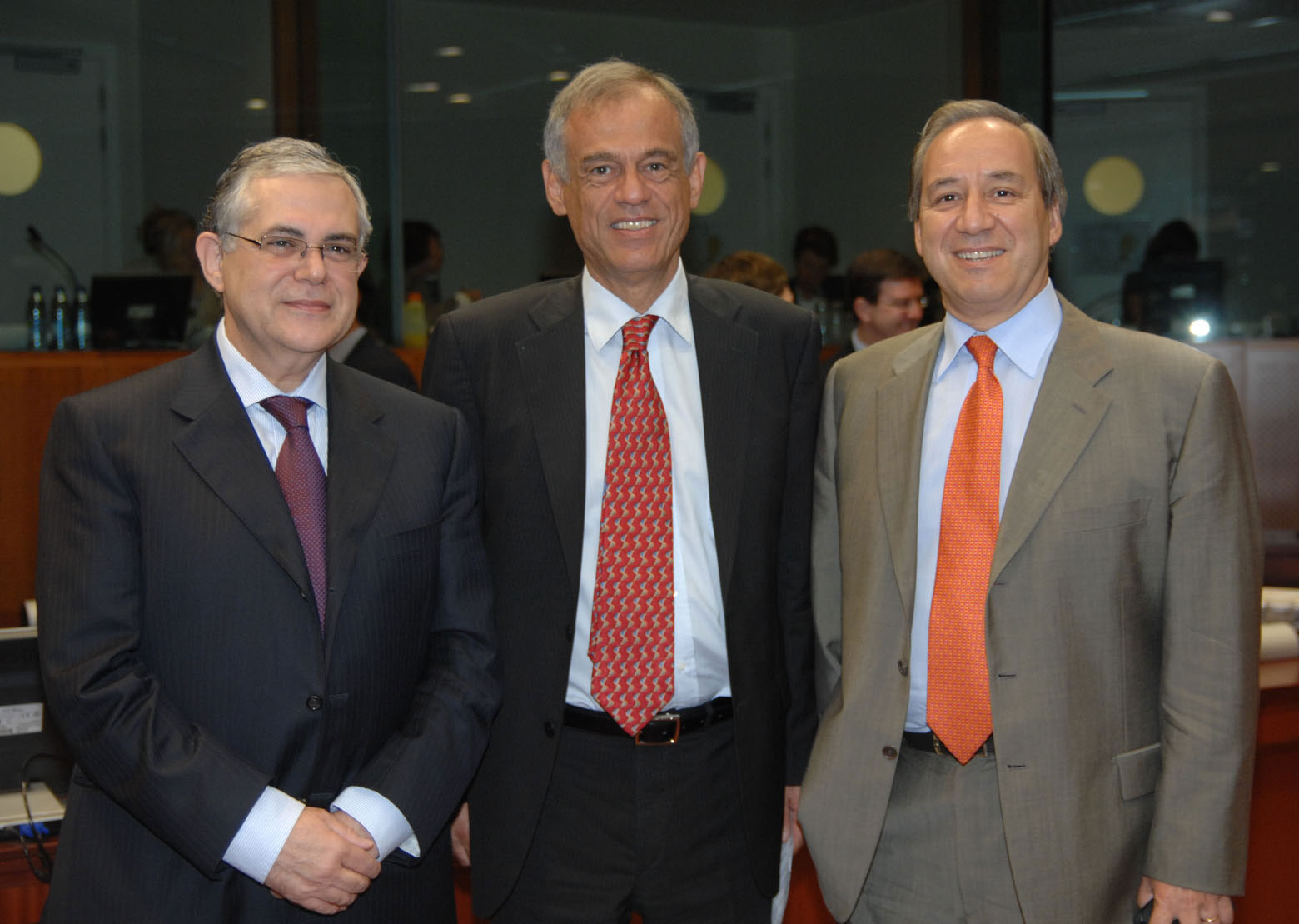 Imagem de referência relacionada a Lucas Papademos, item descrito como professor universitário, Grécia