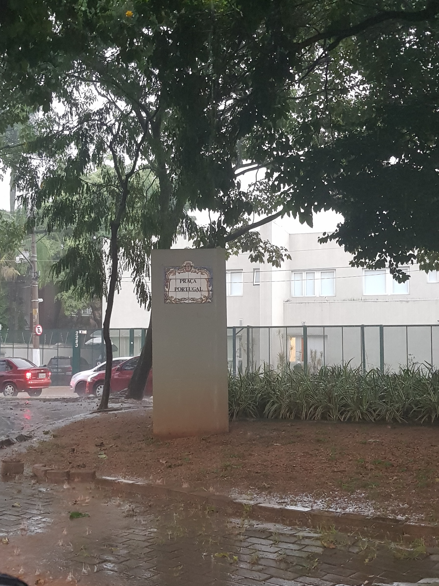 Imagem de referência de Praça Portugal, descrito nos dados abertos como patrimônio localizado no Brasil