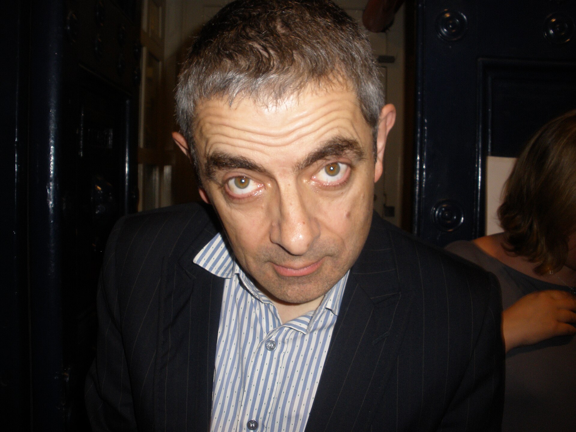 Imagem de referência de Rowan Atkinson, descrito nos dados abertos como ator e comediante britânico