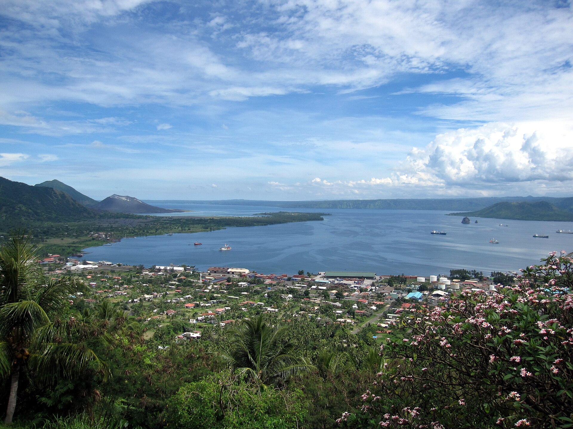 Imagem de referência relacionada a Rabaul, item descrito como registro de referência sobre Rabaul, organizado a partir de dados estruturados abertos