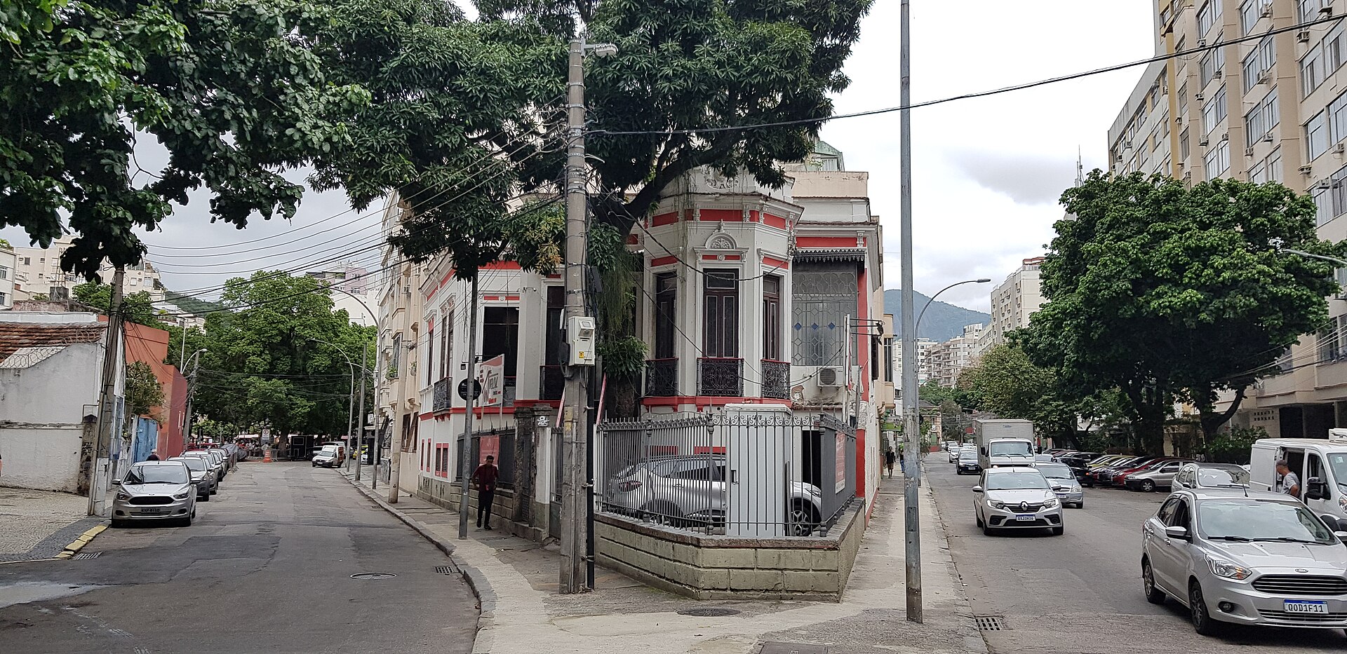 Imagem de referência de Edifício à Rua Esteves Junior, 4, descrito nos dados abertos como bem tombado pelo Instituto Estadual do Patrimônio Cultural do Rio de Janeiro na cidade do Rio de Janeiro