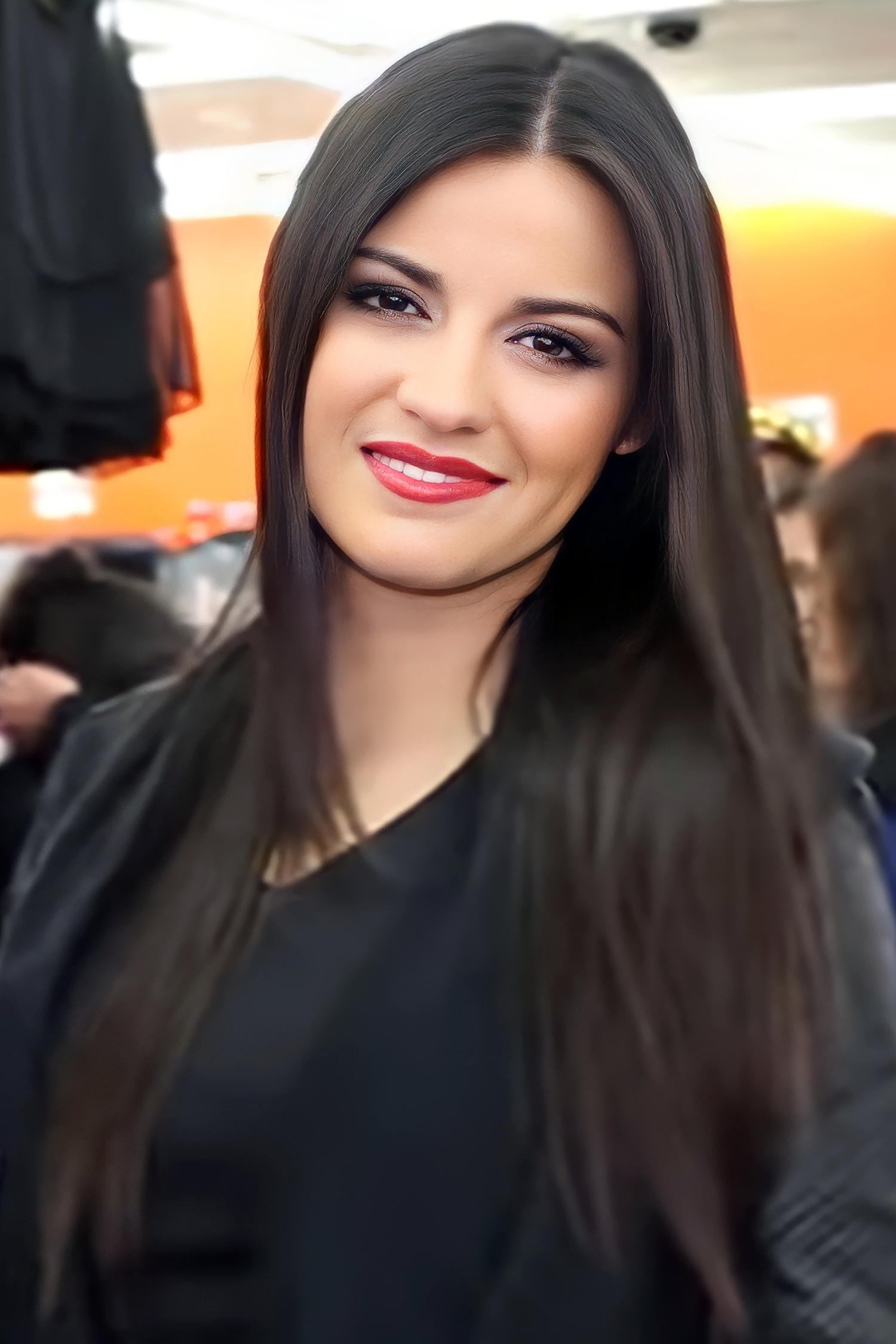 Imagem de referência relacionada a Maite Perroni, item descrito como atriz e cantora mexicana