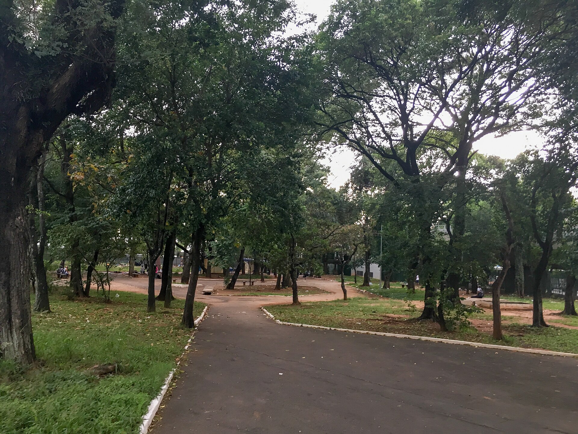 Imagem de referência de Praça Armênia, descrito nos dados abertos como praça em São Paulo, Brasil