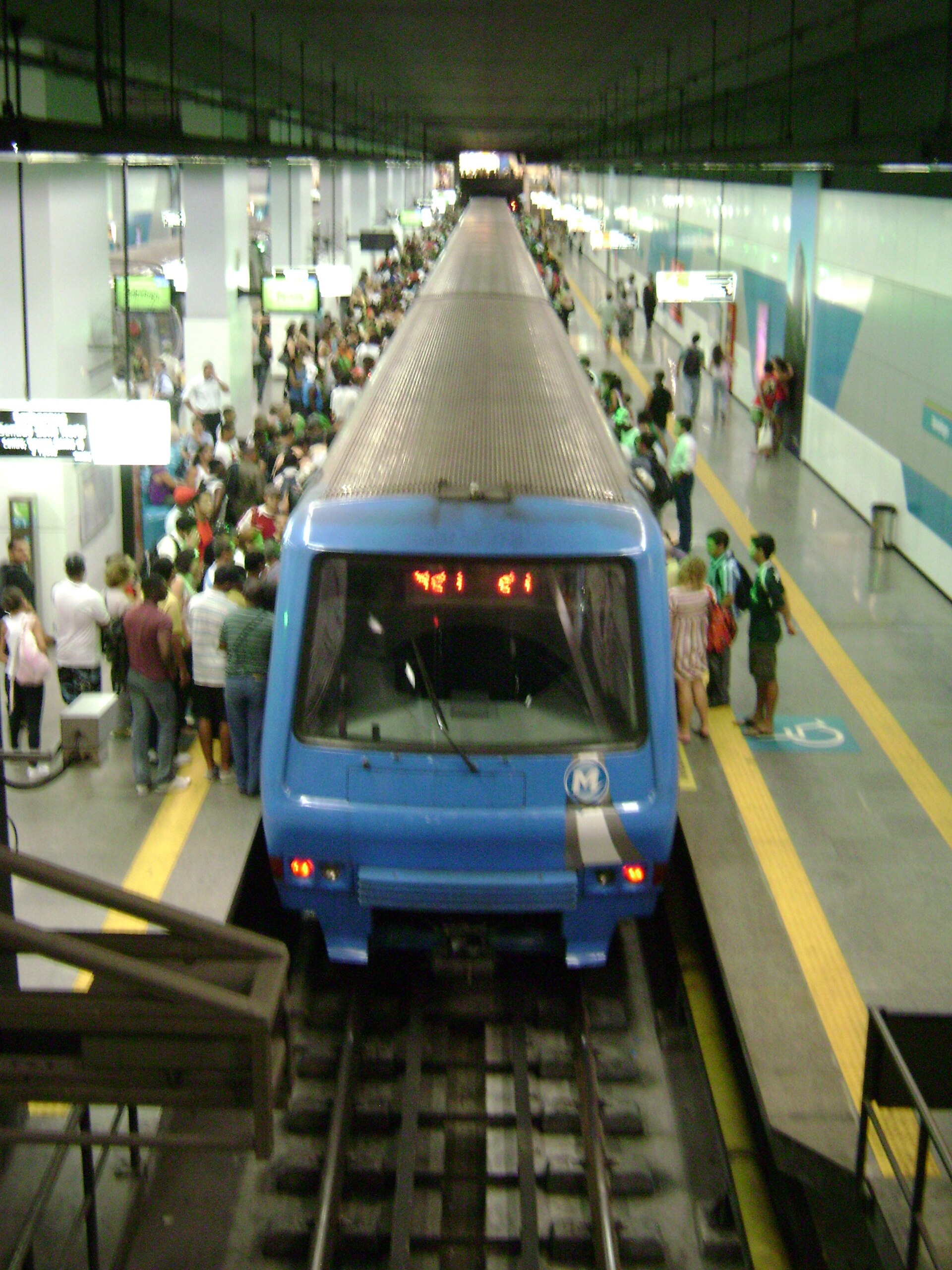 Imagem de referência de Botafogo / Coca-Cola, descrito nos dados abertos como estação das Linhas 1 e 2 do Metrô do Rio de Janeiro