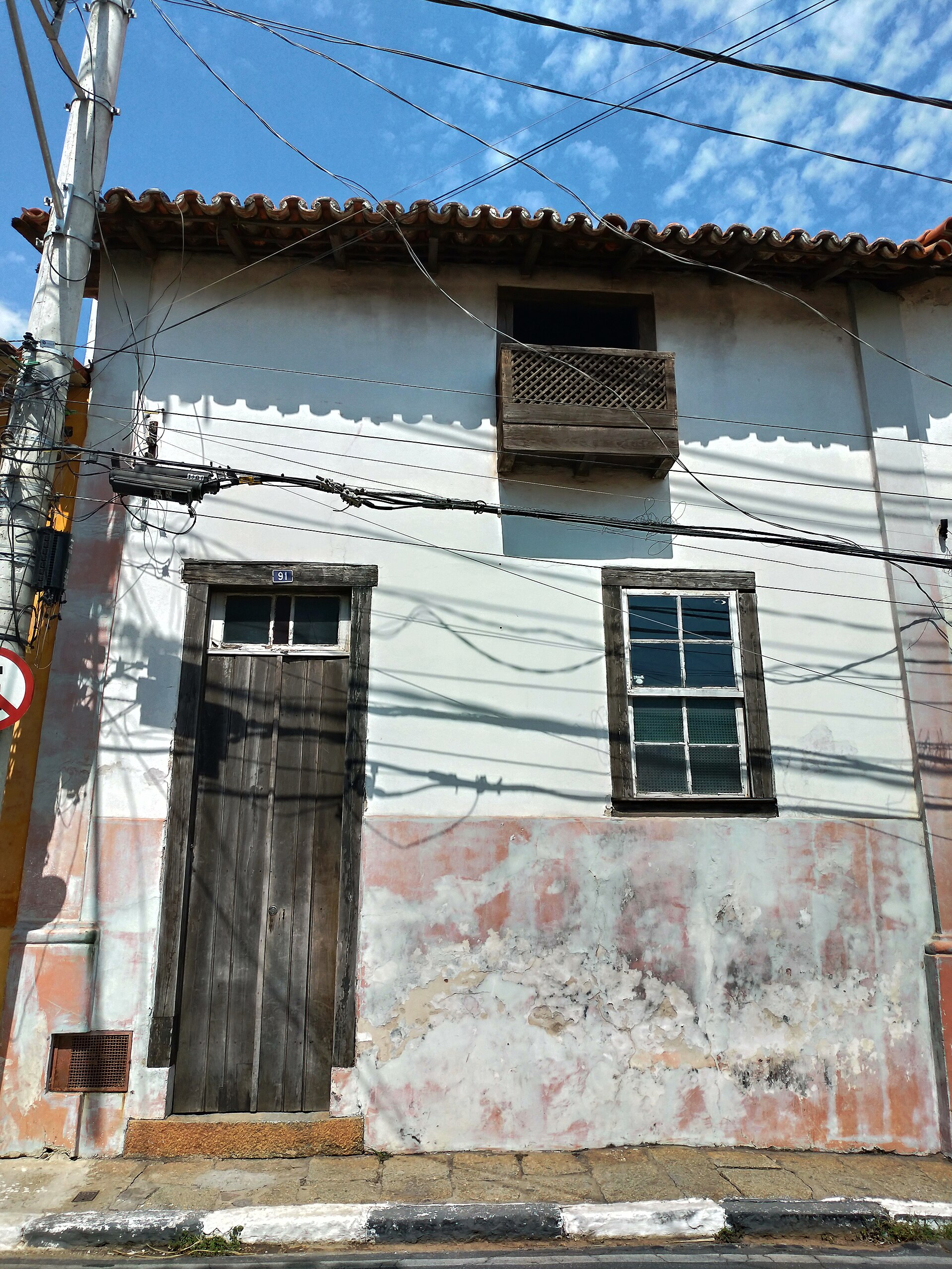 Imagem de referência de Casa na Rua Bartolomeu Bueno, 91, descrito nos dados abertos como imóvel localizado na cidade brasileira de Santana de Parnaíba, tombado pelo Conselho de Defesa do Patrimônio Histórico, Arqueológico, Artístico e Turístico do Estado - CONDEPHAAT