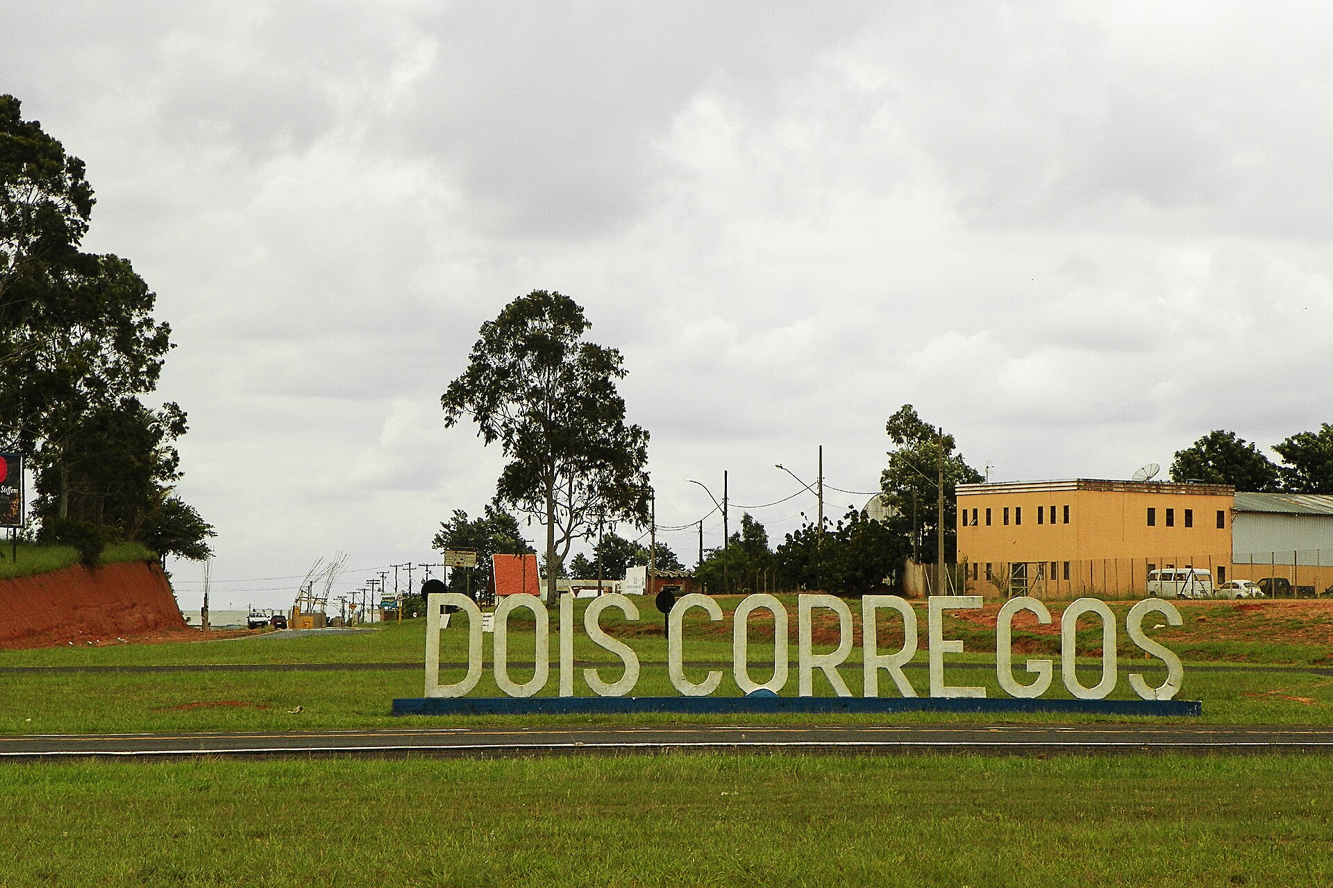 Imagem de referência de Dois Córregos, descrito nos dados abertos como município brasileiro do estado de São Paulo