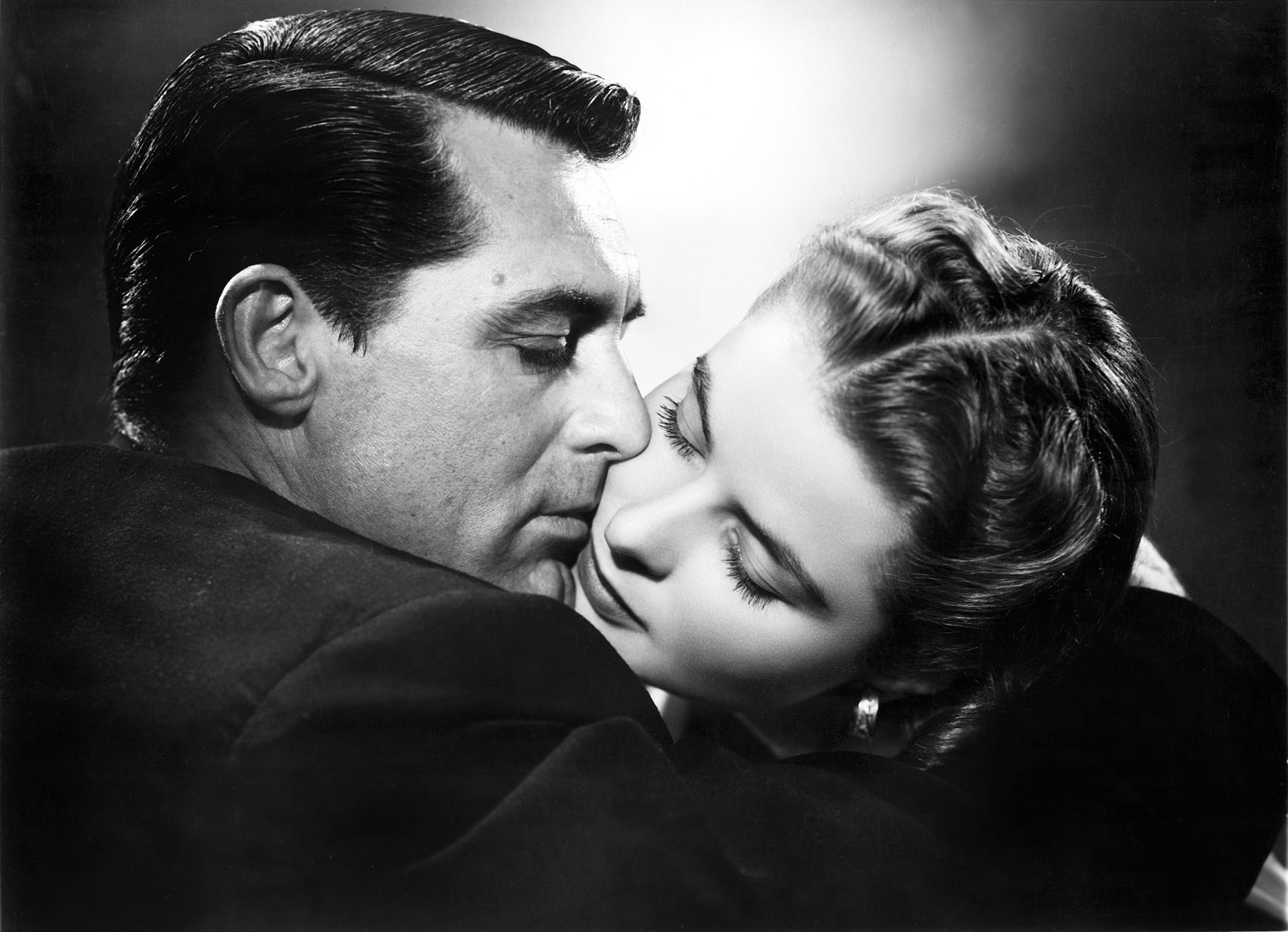 Imagem de referência de Notorious, descrito nos dados abertos como filme de 1946 dirigido por Alfred Hitchcock