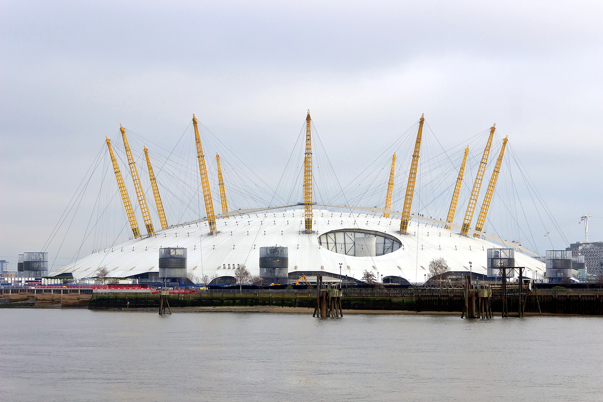 Imagem de referência de Arena O2, descrito nos dados abertos como arena coberta multiuso em Londres, Inglaterra