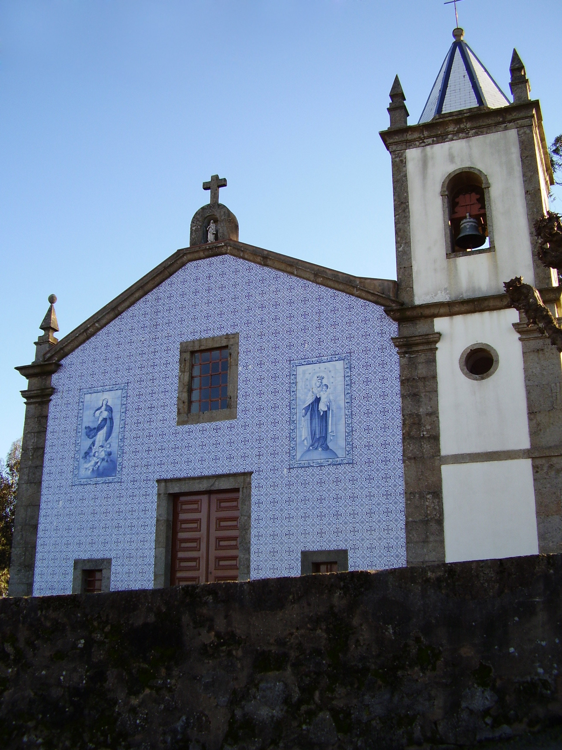 Imagem de referência relacionada a Fiães, item descrito como cidade portuguesa sede da Freguesia de Fiães no Município de Santa Maria da Feira