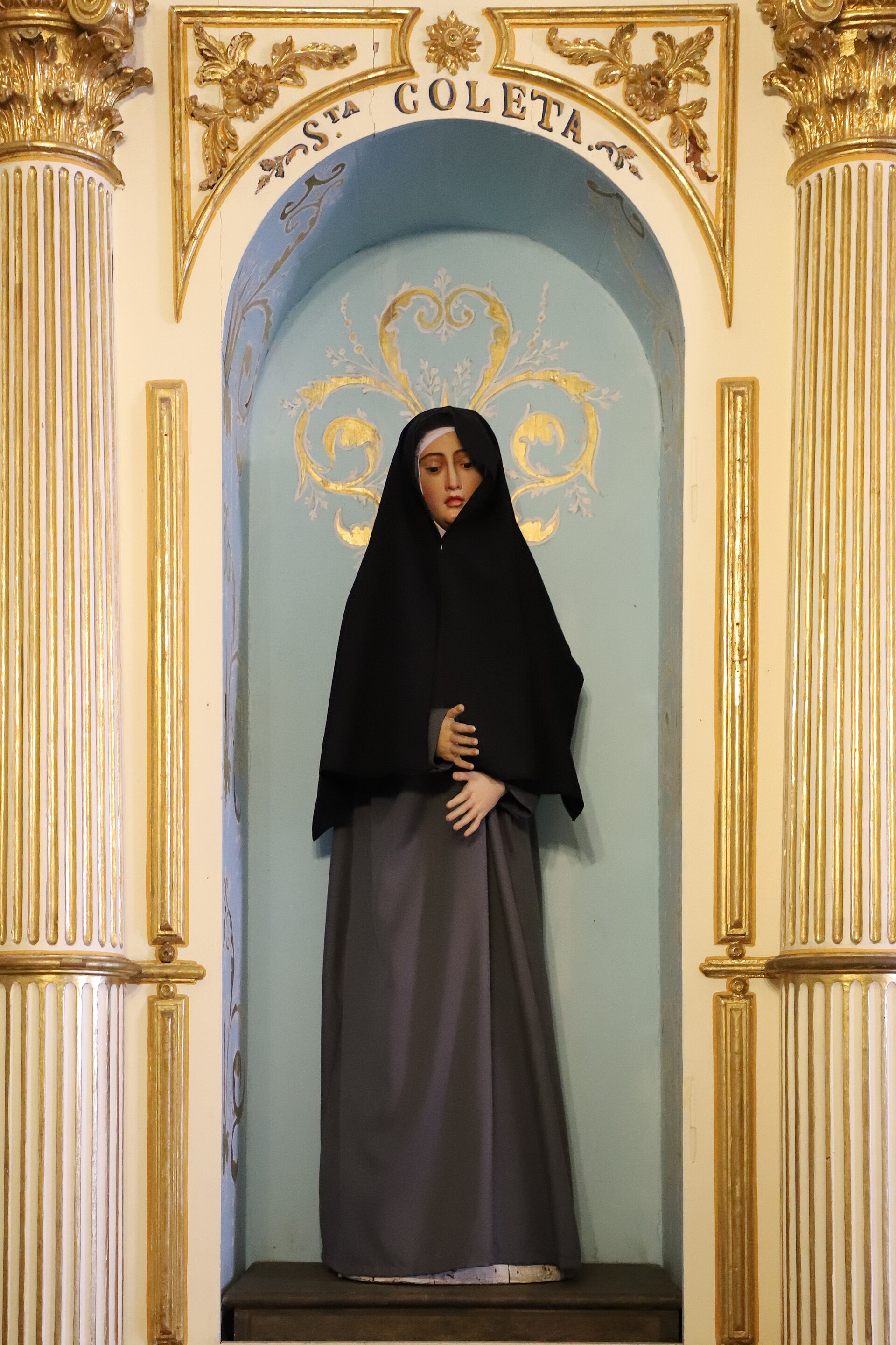 Imagem de referência de Santa Coleta, descrito nos dados abertos como estátua na Igreja da Ordem Terceira de São Francisco, Salvador, Bahia