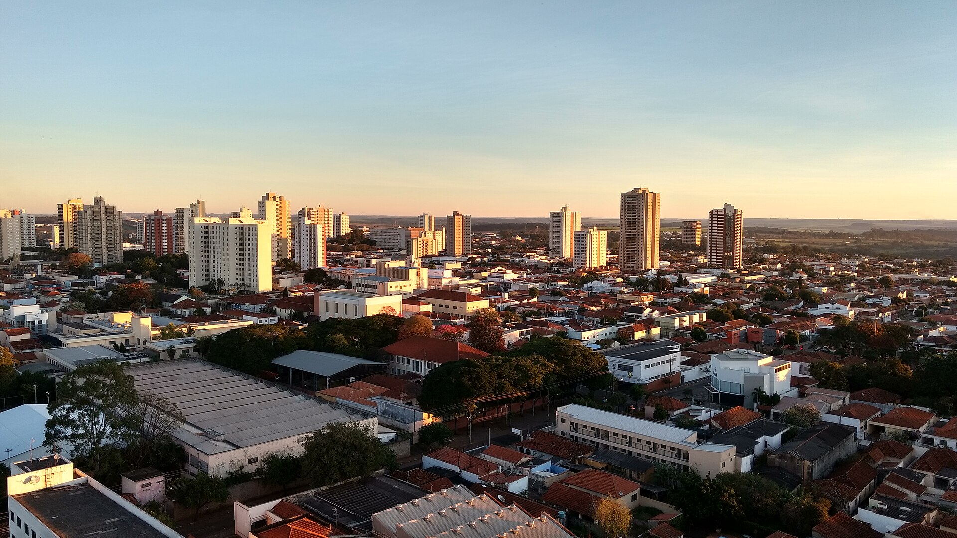 Imagem de referência de Estádio Doutor Adhemar de Barros, descrito nos dados abertos como estádio de futebol no Brasil