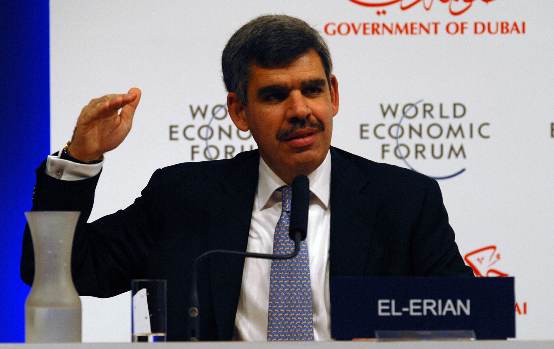 Imagem de referência relacionada a Mohamed A. El-Erian, item descrito como registro de referência sobre Mohamed A. El-Erian, organizado a partir de dados estruturados abertos