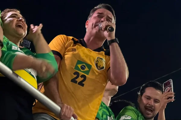 Aliados de Flávio consideram resultado da Quaest “fora da realidade” - destaque galeria