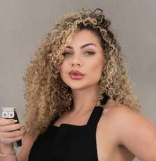 Daniella Motta, barbeira nudista e influencer Foto: Reprodução Instagram | @danimotta__