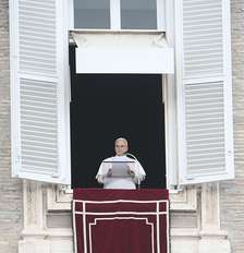 Papa faz 1ª aparição pública e conduz oração no Vaticano após alta hospitalar Foto: Isabella Bonotto/Anadolu via Getty Images
