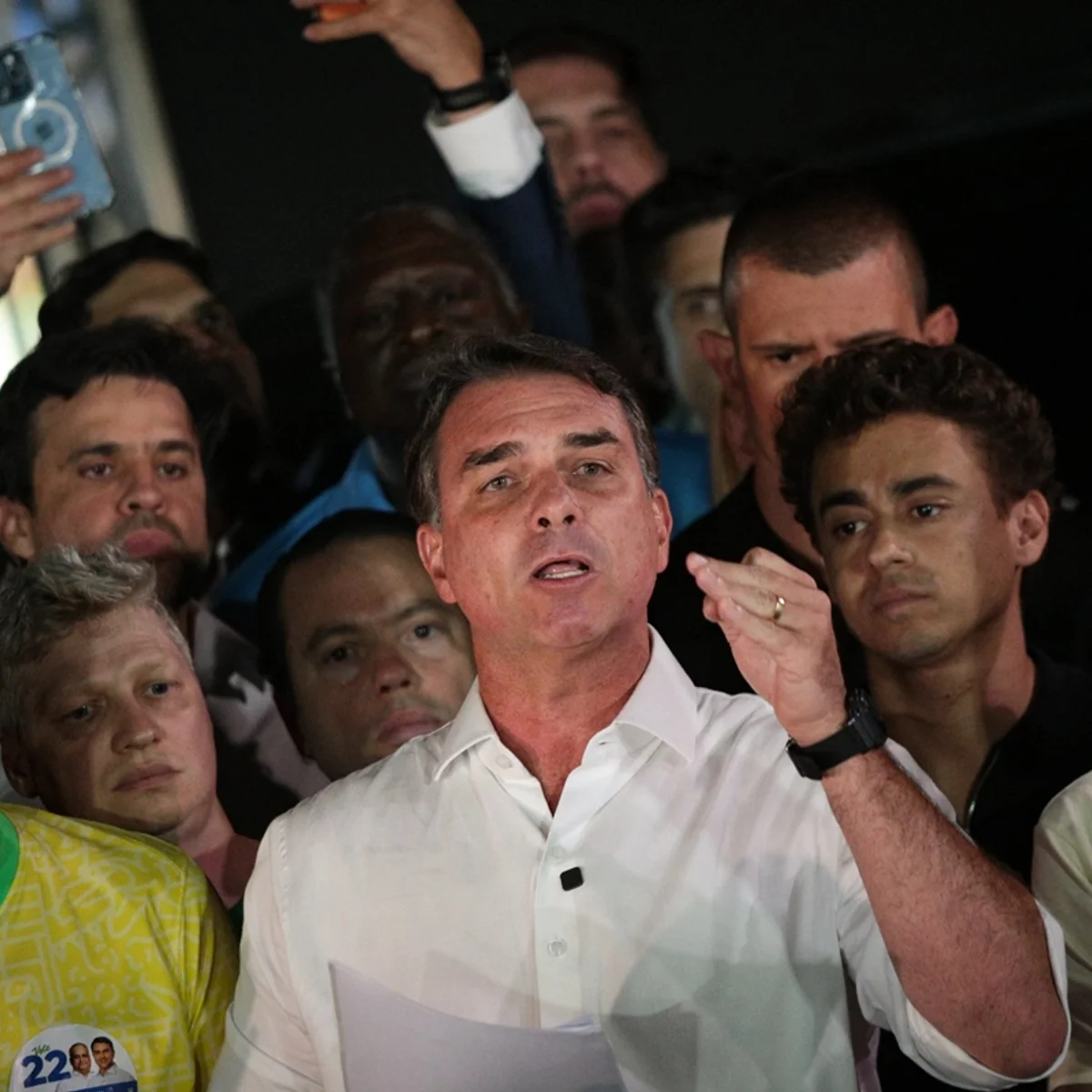 PL faz reunião de emergência após fuga de Flávio Bolsonaro para os EUA