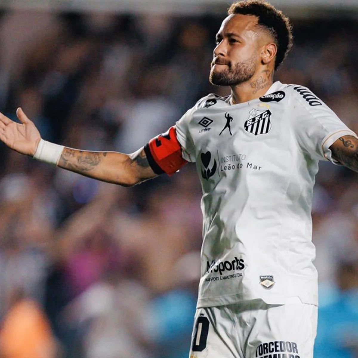 Com Coutinho e Neymar, Santos confirma escalação para encarar o Fluminense