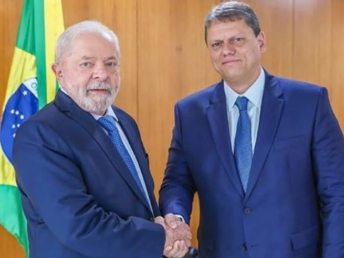 Atuação de Tarcísio na campanha de Flávio não evitou efeito "Tarlula" em SP