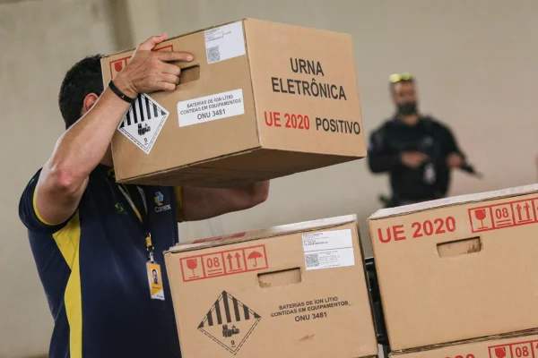 Brasil volta às urnas neste domingo para decidir entre Flávio e Lula