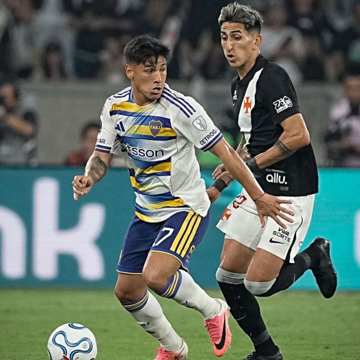 Léo Jardim falha, Vasco perde para o Boca Juniors e cai na Copa Sul-Americana