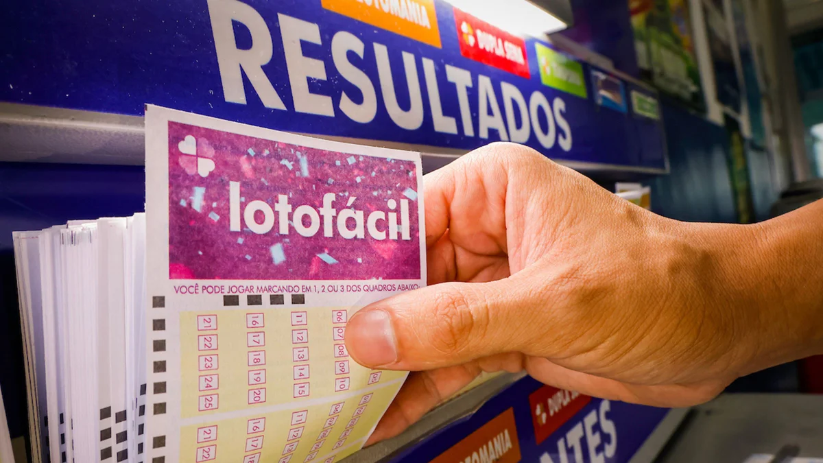 Dois ganhadores dividem prêmio principal da Lotofácil 3803. Veja resultado
