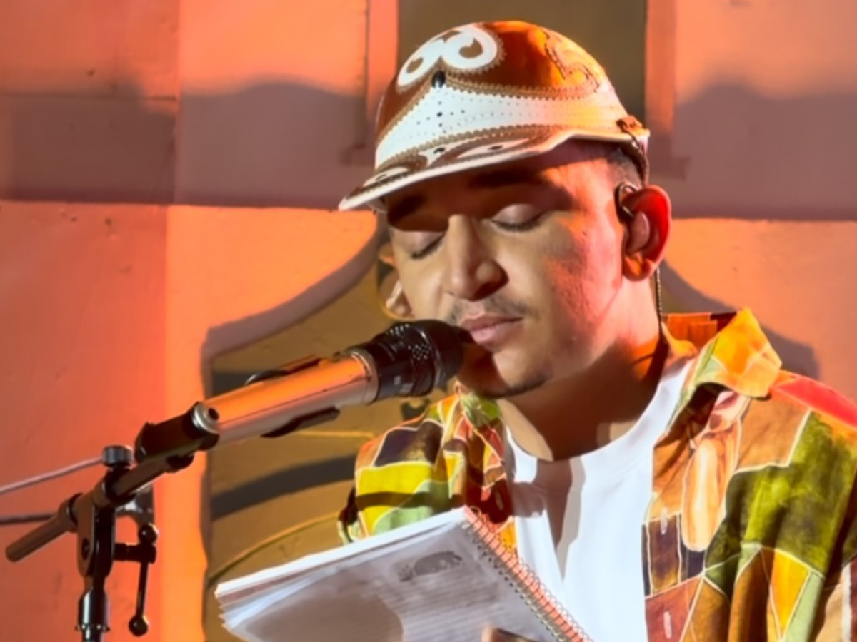 João Gomes lê carta ao público em show após pressão para se posicionar nas eleições