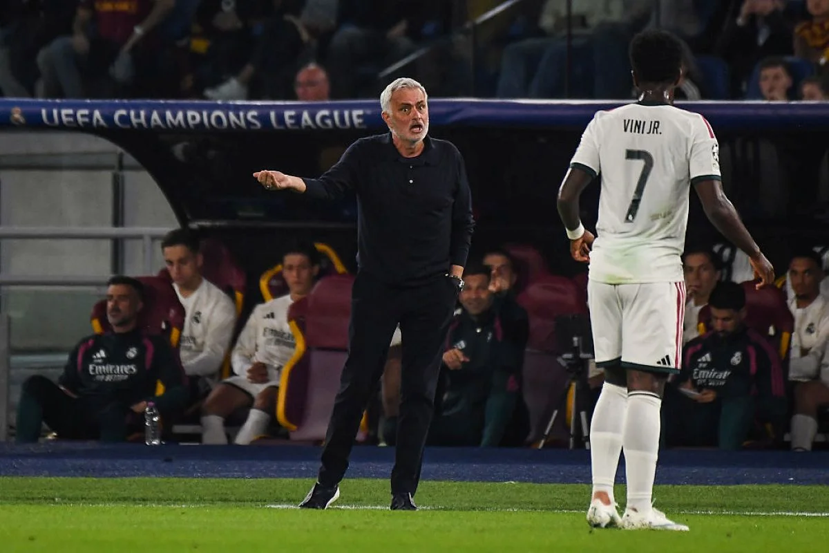 "Não é normal", diz Mourinho sobre suspensão de quatro jogos a Vini Jr.