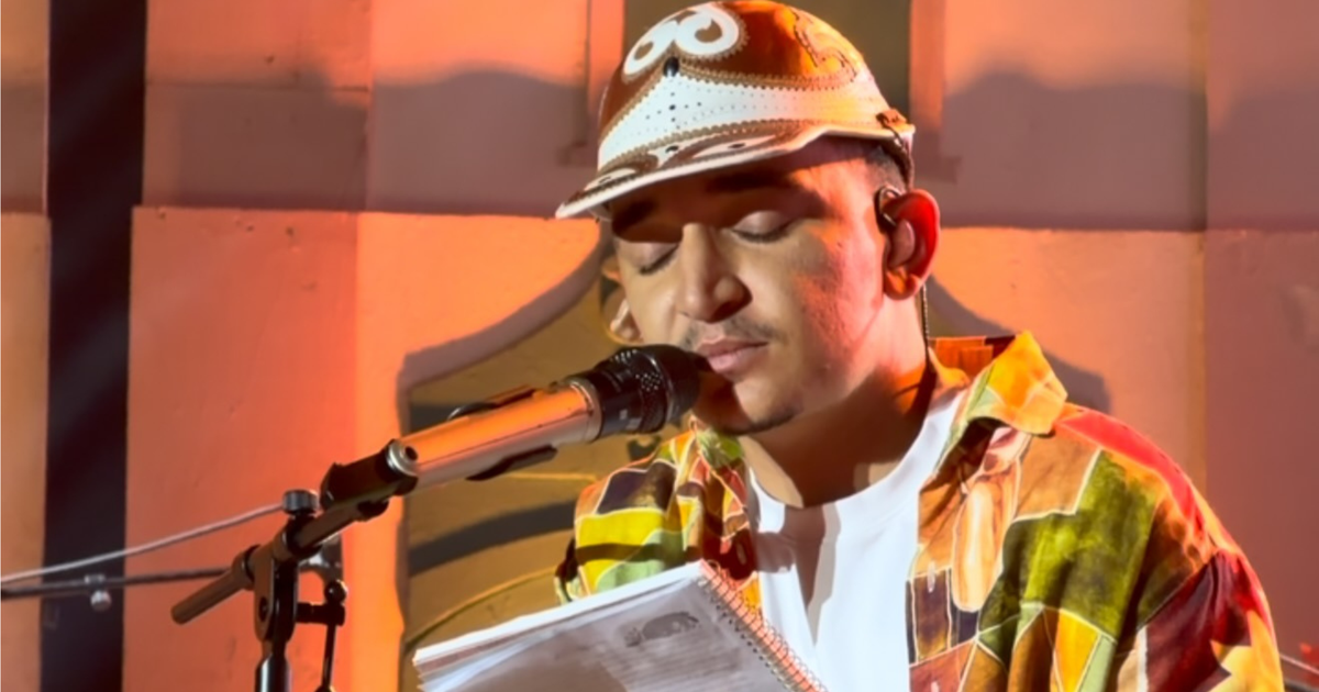 João Gomes lê carta ao público em show após pressão para se posicionar nas eleições