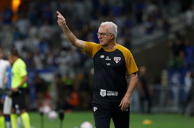 Derrota não abala Dorival: ‘Sábado temos de passar confiança ao torcedor com a ajuda de Lucas’