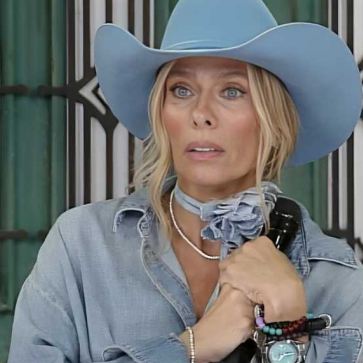A Fazenda 18: Adriane Galisteu é 'atropelada' e toma medida enérgica contra peão