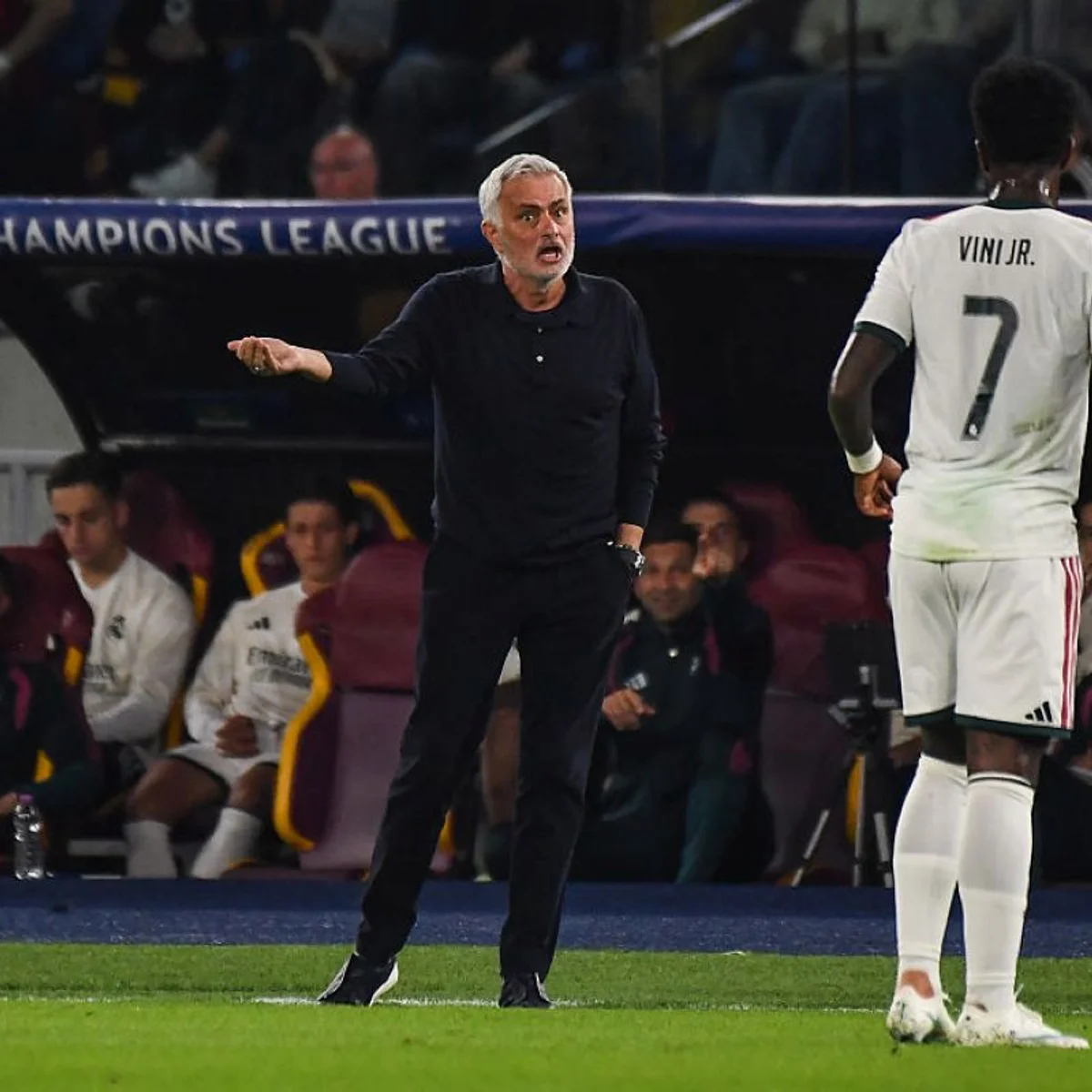 "Não é normal", diz Mourinho sobre suspensão de quatro jogos a Vini Jr.