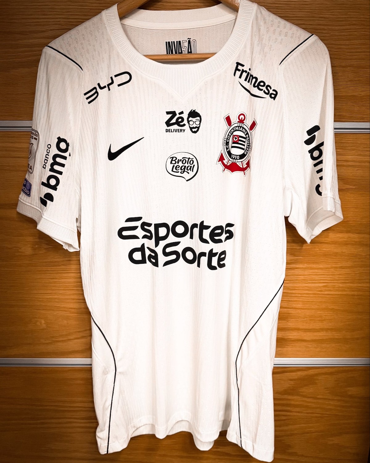 Clubes podem vender camisas com logomarca de bet produzidas antes de MP? Entenda