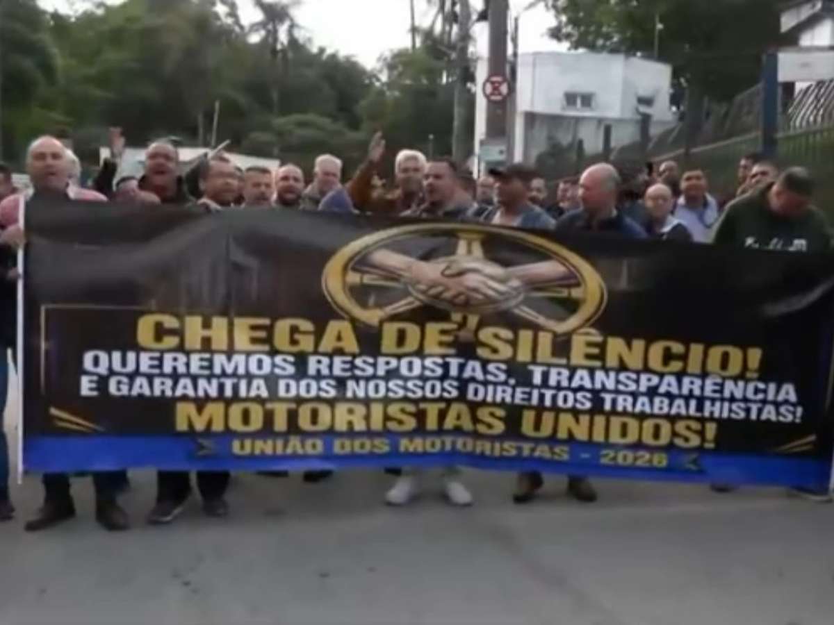 Motoristas de ônibus fazem greve e mais de 200 mil passageiros são afetados em SP